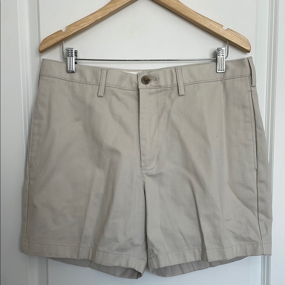 Lands’ End Men’s Flat Front Chino 5.5” Shorts Light Tan 34 - Picture 1 of 6